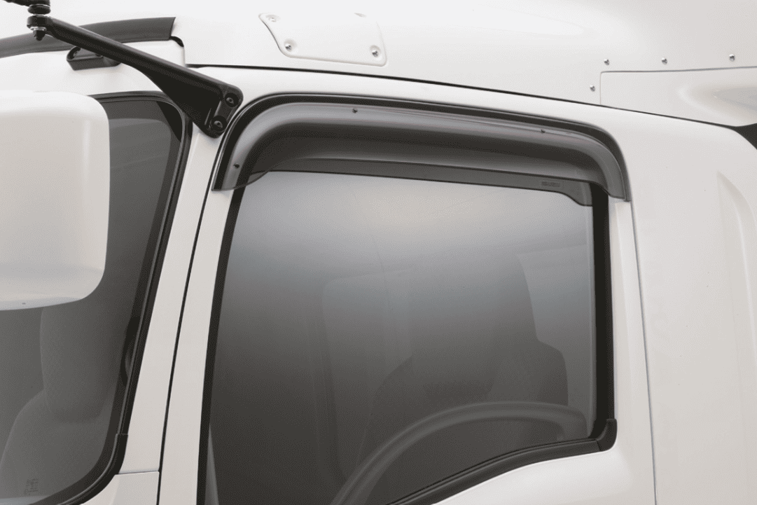 DOOR VISOR; PILLAR MIRROR TYPE